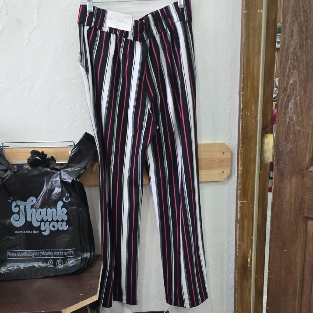 High-Waist Striped Wide-Leg Trousers in Black, White & Pink - Picture 5 of 8